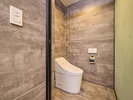 ・【プレミアムルーム】広々としたトイレには温水洗浄機能付がついており、快適にご利用いただけます