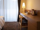 県内産の家具なども