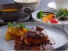ランチ:ヤマトポークと黒毛和牛の自家製手ごねハンバーグ【きのこのデミグラスソース】