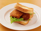 タレカツ、野菜、食パンで「タレカツバーガー」のアレンジも可能♪