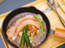 併設カフェの焼きカレー