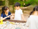 併設カフェの森の宝石探し