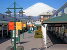 約290のブランドショップとレストランが楽しめる”御殿場プレミアム・アウトレット”