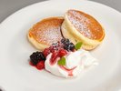 朝食 御殿場コシヒカリをつかったパンケーキ
