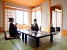 旅の疲れを客室でゆっくり過ごす