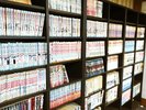 約2,000冊の漫画が取り揃えられている漫画図書館でお好みの1冊を!