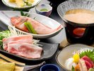 会席料理【旬】 名物「吉良里クイーンポークのチゲ鍋」は優しい味わいの逸品。
