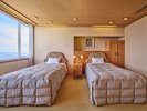 ◆【特別室 10畳+ツイン】最上階から望む特別な景色。三河湾一望の眺望をお楽しみ下さい。