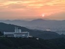 【外観】高台から見渡す絶景