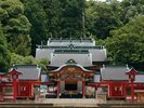 神聖な雰囲気が漂う格式高い「霧島神宮」。車で約70分。 写真協力:公益社団法人鹿児島県観光連盟