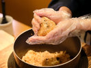 夜食サービス:18時30分〜20時30分まで夜食(おにぎりセット)をご用意しております。