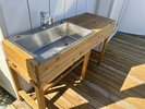 外には、洗い場も設置しております。冷水・温水どちらもご利用いただけます。