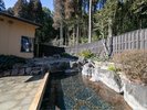 【女性露天風呂】当館自慢の温泉の泉質は、「美人の湯」と名高いPh7.5の弱アルカリ性単純泉。