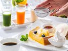【Breakfast】カリッとふわふわなフレンチトーストと飲むサラダ(一例)
