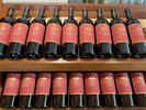 隣接のワイナリーシャトーでは、有料試飲やワインの販売もあり