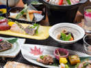 *【ご夕食】地のものを使用したお刺身や天ぷらなど季節に応じた食材をお楽しみください。