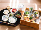 季節の食材をふんだんに使用した朝食