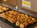 【朝食マルスコイバイキング】料理の一例(知床産 ほっけの一夜干し)