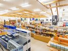 (西館 1F)売店「ジェレボ」知床のお菓子など多数の品揃えでお待ちいたしております