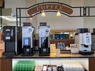 【朝食マルスコイバイキング】朝食の締めにオホーツク海を眺めながらホットコーヒーはいかが?(イメージ)