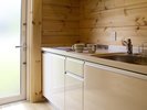 <テラスタイプ内観>全室キッチンを完備しているのでお部屋で料理も可能です