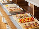 <センターハウス>ラウンジとしてドリンク、軽食などを営業時間内であれば滞在中自由にご利用いただけます