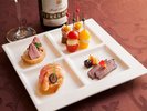 センターハウス <ラウンジ> ナイトタイム(5:00P.M.〜10:00P.M.)