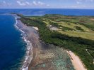 近辺にはシュノーケルポイントとして有名な「吉野海岸」があります。
