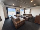 VOD対応のコテージ(お部屋によりソファが異なります)
