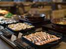 種類豊富な朝食バイキング(画像はガーデンテラス・プランやお部屋により朝食内容や会場は替わります)