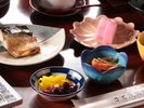 【朝食一例】京都らしい和朝食が並びます