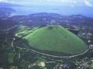 大室山。リフトで頂上に登ると360度の眺望。