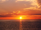 日常を離れて、空が美しく染まり、夕陽を眺める刻。大自然からから素敵なプレゼント。