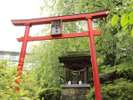 庭園の中には小さな神社もあります