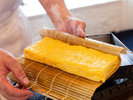 【ご朝食】ふわとろ食感がたまらない、ライブキッチンで焼き上げる「だし巻き卵」