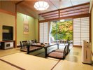 紅葉の頃 本館客室