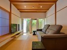 離れ全4室の一つである折桜のリビング。部屋はお任せで用意します。ご希望があればご指定下さい。
