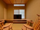 離れ全4室の一つである折川のリビング。部屋はお任せで用意します。ご希望があればご指定下さい。