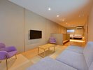 離れ全4室の一つである折川のメインリビング。部屋はお任せで用意します。ご希望があればご指定下さい。