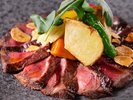 2026夏ディナーオーダーバイキング メイン 牛ロースステーキのタリアータ(イメージ)