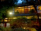夜になると、また違う顔を見せてくれる中庭