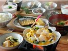 【朝食イメージ】郷土料理「貝焼き味噌」がメインの和食膳です。