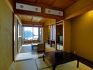 エコノミー和室|和室6畳+4.5畳+広縁。少し手狭なお部屋ですが、三四郎島の眺望は抜群
