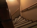 当館は階段で昇り降りとなります。ご了承くださいませ。