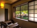 目の前には天橋立運河。天橋立や廻旋橋を眺めるロケーションは心癒されます。
