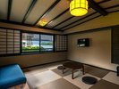 【お部屋お任せ】天橋立を眺める和室は2タイプゆったりソファー付の客室「つゆくさ」