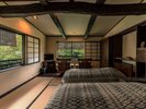 それぞれ趣の異なるお部屋でお楽しみいただけます「天橋立を眺める和のベッドルーム」
