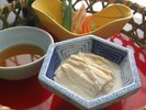 【ご夕食】夏は冷製蔵王湯葉を、薬味とともにお楽しみください。 ※イメージ