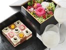 【記念日】プリザーブドフラワーとケーキがセットになった界オリジナルお祝い箱で華やかに!