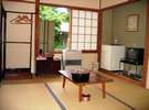東館一人部屋こじんまりとした静かで居心地のいいお部屋です。